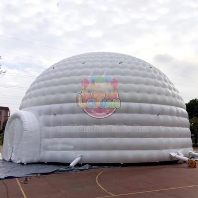 tente igloo gonflable à parois verticales de 15 m
